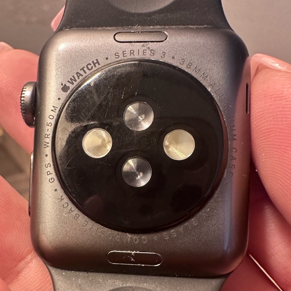 Apple Watch Series 3 38mm, Aluminum Case - Picture 4 of 10